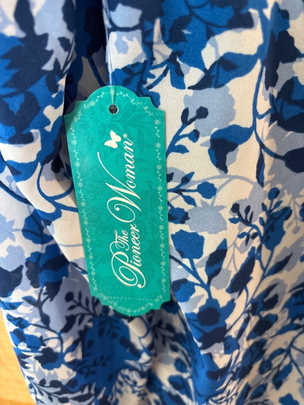 The Pioneer Woman Keyhole Blouse S Floral Stencil Print Blue Long Sleeve Lightwe - Picture 7 of 7